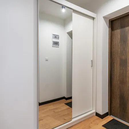 Appartement Centre By Bookinghost *