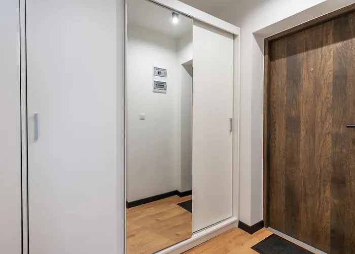 דירה Centre By Bookinghost *